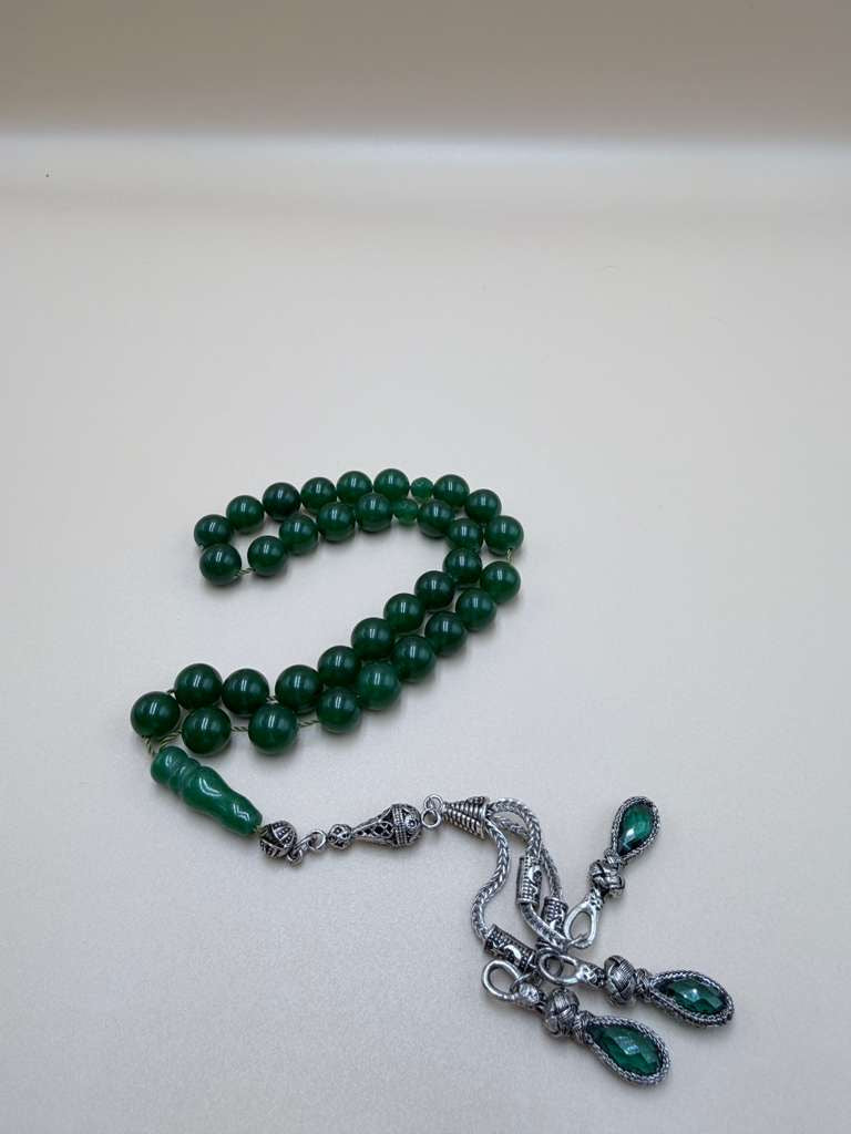 مسباح من حجر اليشم (الجاد)، كفيّه.
Jade Stone Misbah (Handcrafted), Palm-Sized