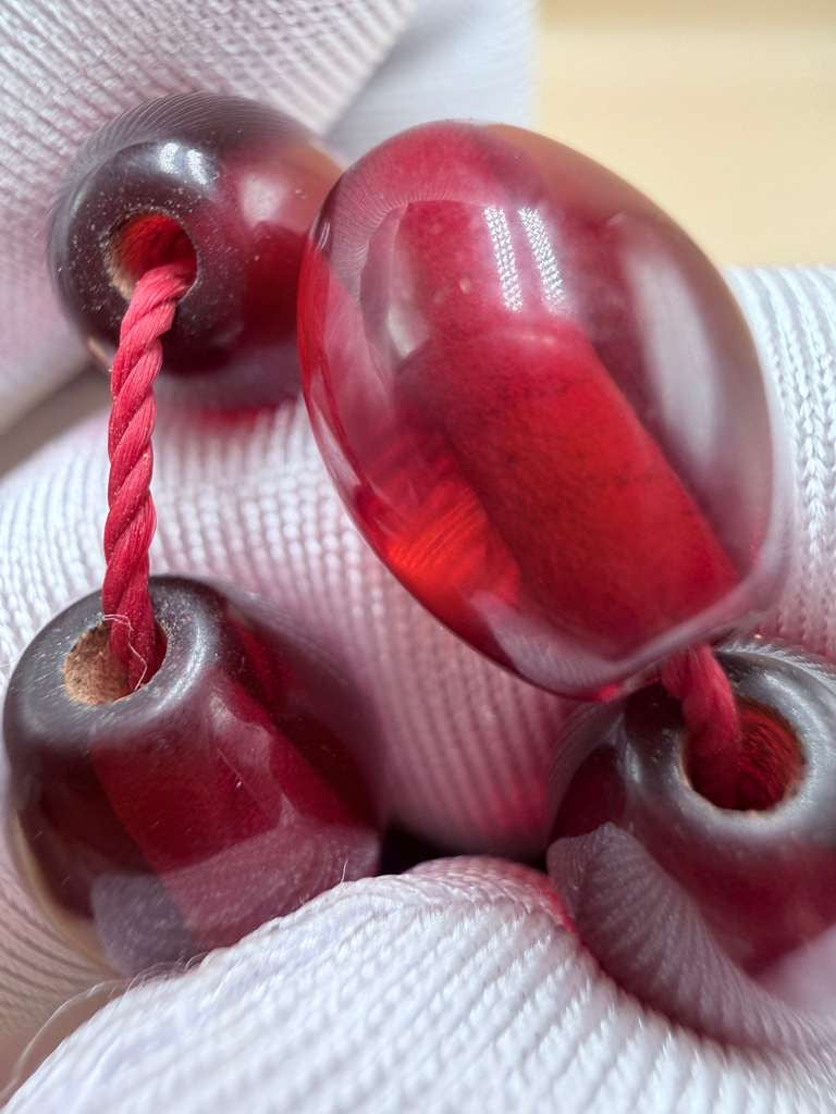 مسباح فاتوران ألماني أنتيك
قَصّة كفّيةGerman Antique Faturan MisbahaKaffiyeh cut