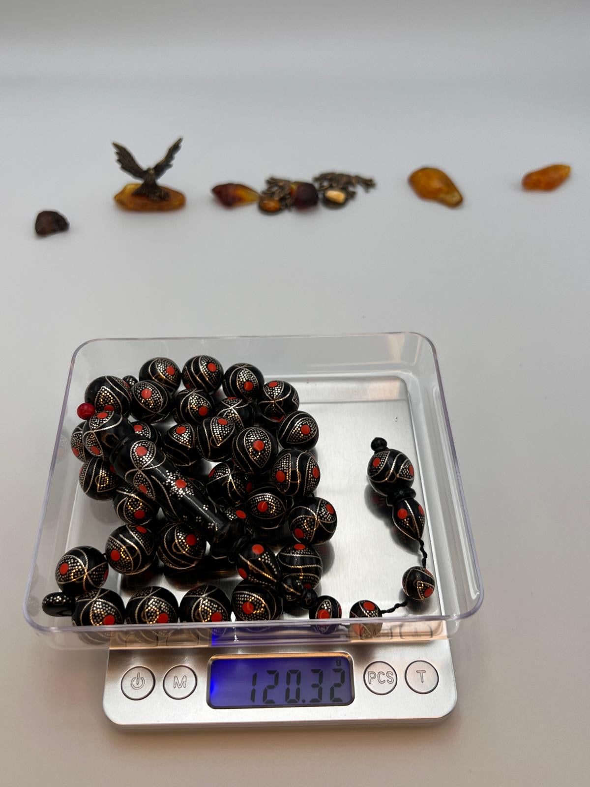 يسر بحر احمر حجم جامبو تطعيم فضة و مرجان Jumbo Red Sea Yusr Misbaha, inlaid with silver and accented with natural coral spacers.