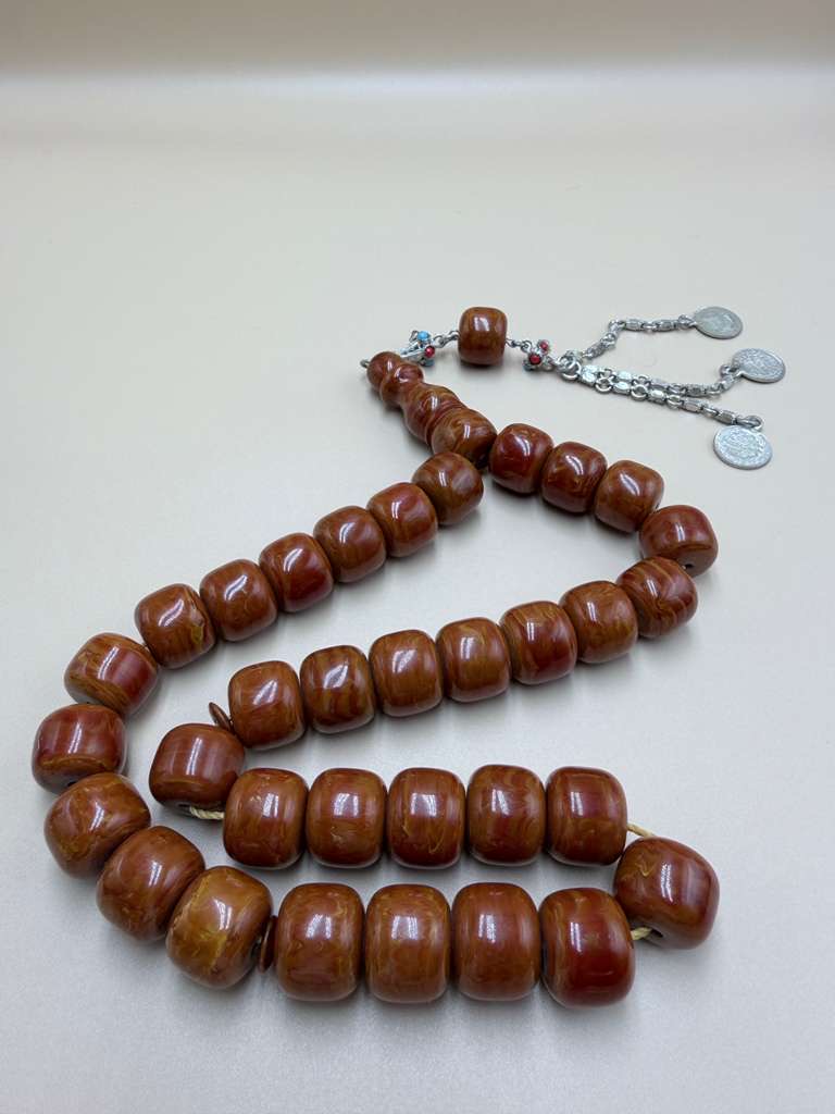 مسباح مسكي أفغاني نوادر، جامبو خام قديم. Rare Afghan Musk Rosary (Misbah), Jumbo Size, Old Raw Material.