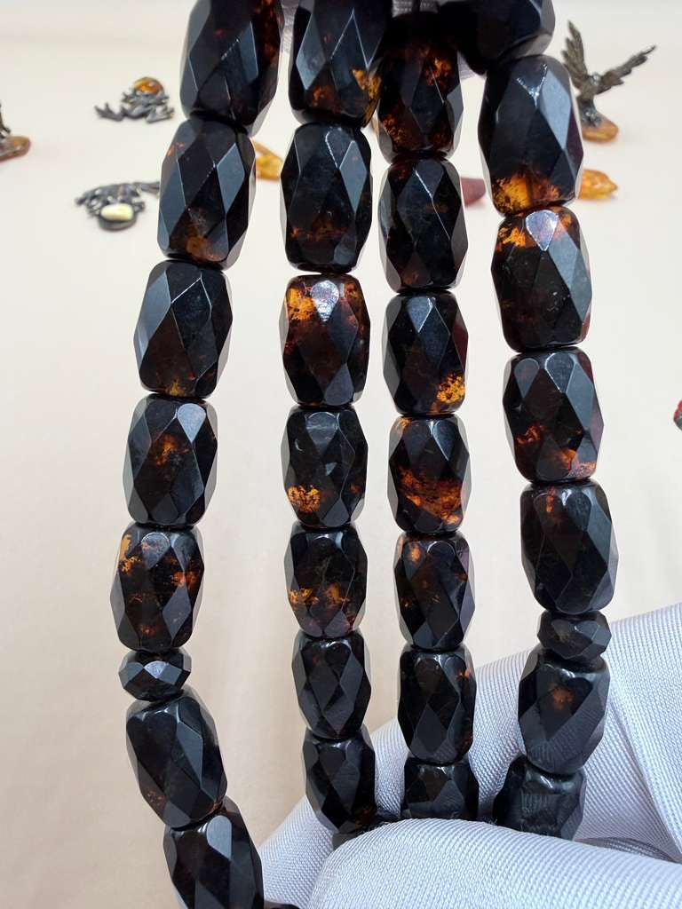 سباح كهرمان روسي مترش قصّة برميلي. Russian Amber Misbaha, polished “Barmeli” style.