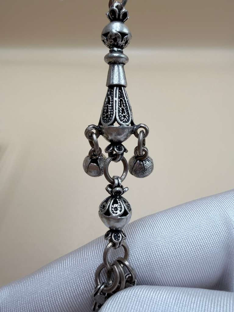 مسباح سندلوس مسكي خام عصيان مع شرّابة فضة عيار ٥٠٠ Raw Musk Sandalwood Misbaha with natural stick beads, finished with a 500 silver tassel