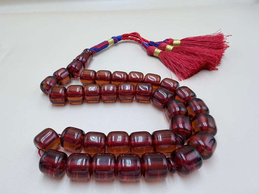 مسباح سندلوس، بخراطة مميزة.
Sandalwood Misbah with Distinctive Carving.