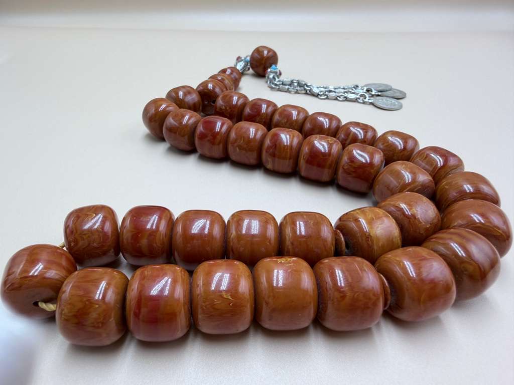 مسباح مسكي أفغاني نوادر، جامبو خام قديم. Rare Afghan Musk Rosary (Misbah), Jumbo Size, Old Raw Material.
