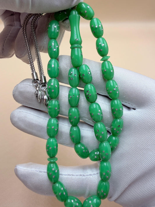 مسباح أنتيك الخام چيكي، من خراطة شعبان الأب، عمر المسباح أكثر من 80 سنة.

Antique Raw Jiki Misbah, by Shaban Al-Ab (master turner), over 80 years old.