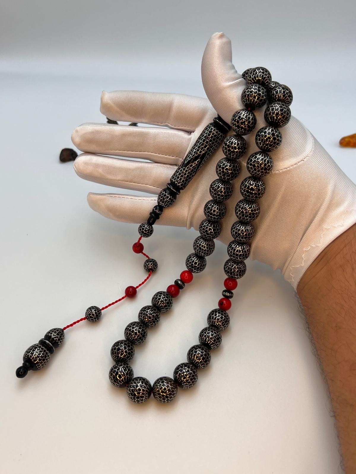 مسباح يسر بحر احمر تطعيم فضه فواصل مرجان yusr rosary with silver