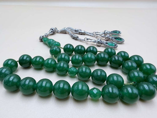 مسباح من حجر اليشم (الجاد)، كفيّه.
Jade Stone Misbah (Handcrafted), Palm-Sized