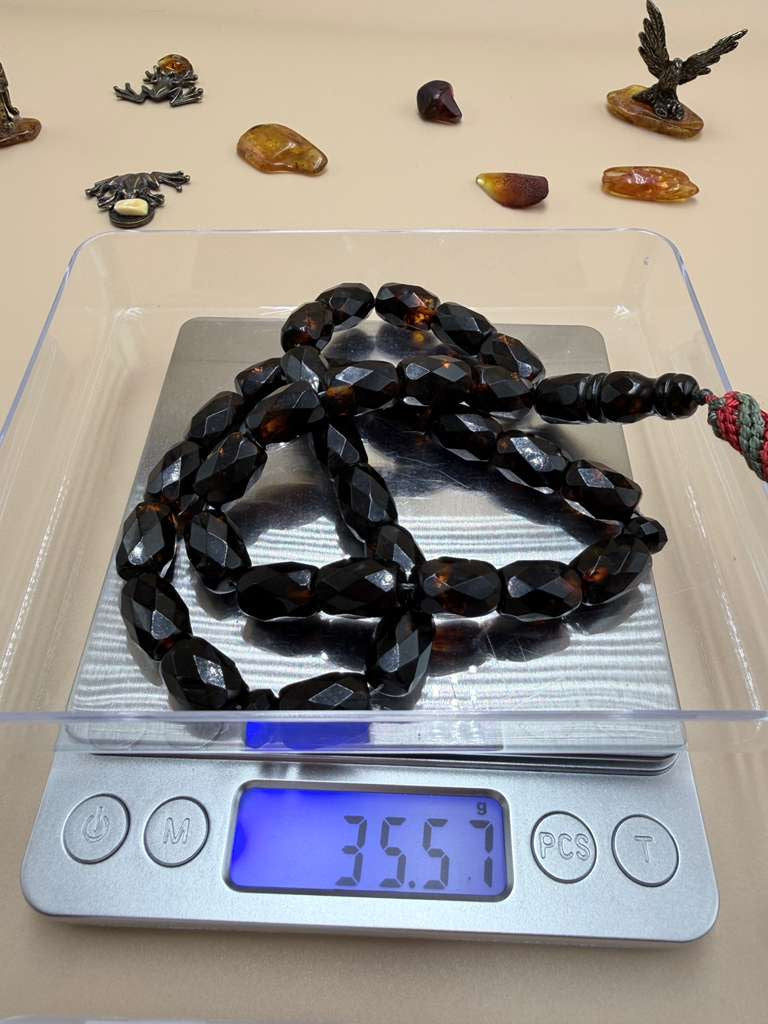 سباح كهرمان روسي مترش قصّة برميلي. Russian Amber Misbaha, polished “Barmeli” style.