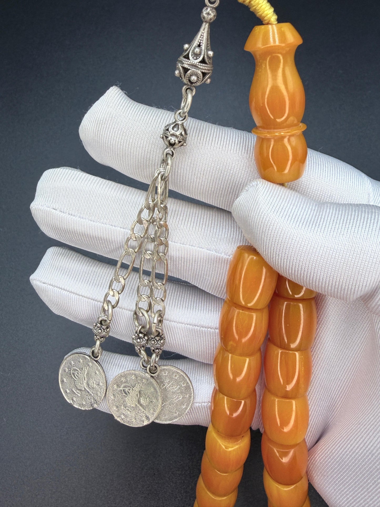 مسباح سندلوس مسكي، صنعة مرتبة ورائحة مميزه
Musk Sandalus tasbih