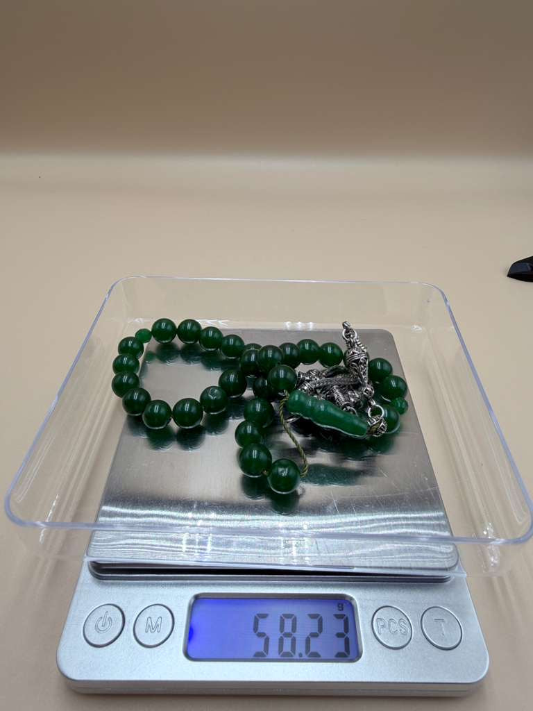 مسباح من حجر اليشم (الجاد)، كفيّه.
Jade Stone Misbah (Handcrafted), Palm-Sized