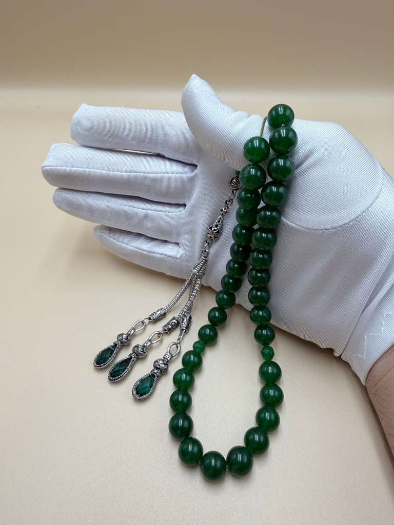 مسباح من حجر اليشم (الجاد)، كفيّه.
Jade Stone Misbah (Handcrafted), Palm-Sized