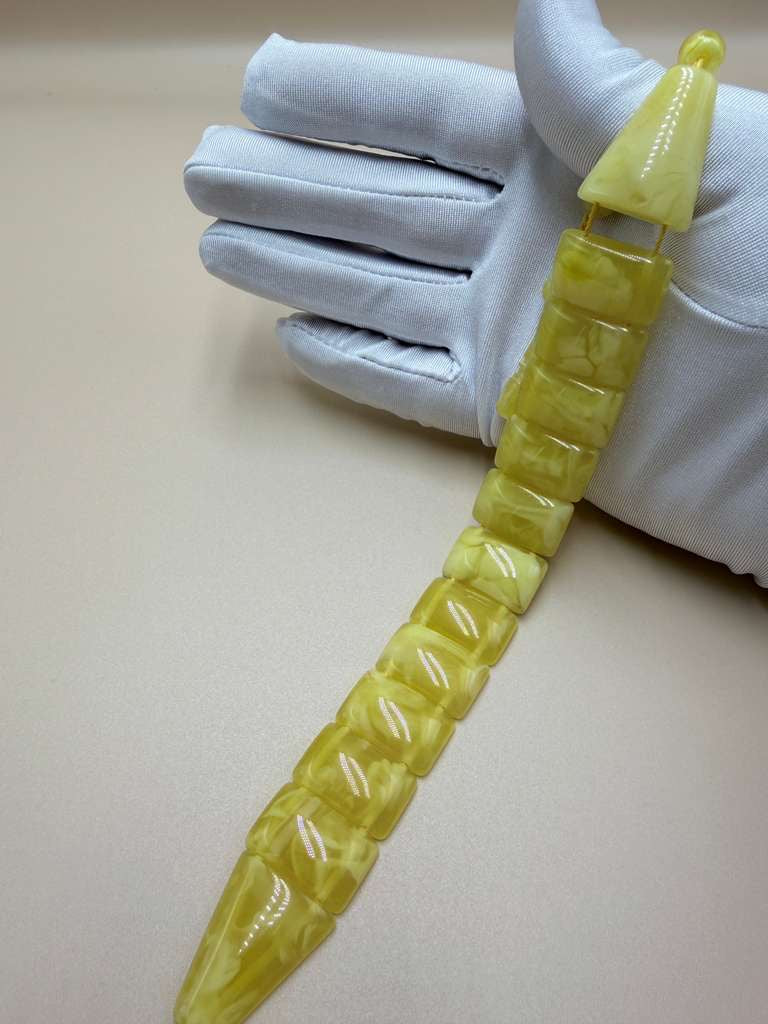 مسباحين تراب كهرب قصة برميلي و مسباح زازا.
Two Misbahas: Electric Clay “Barmeli” style and Zaza Misbaha