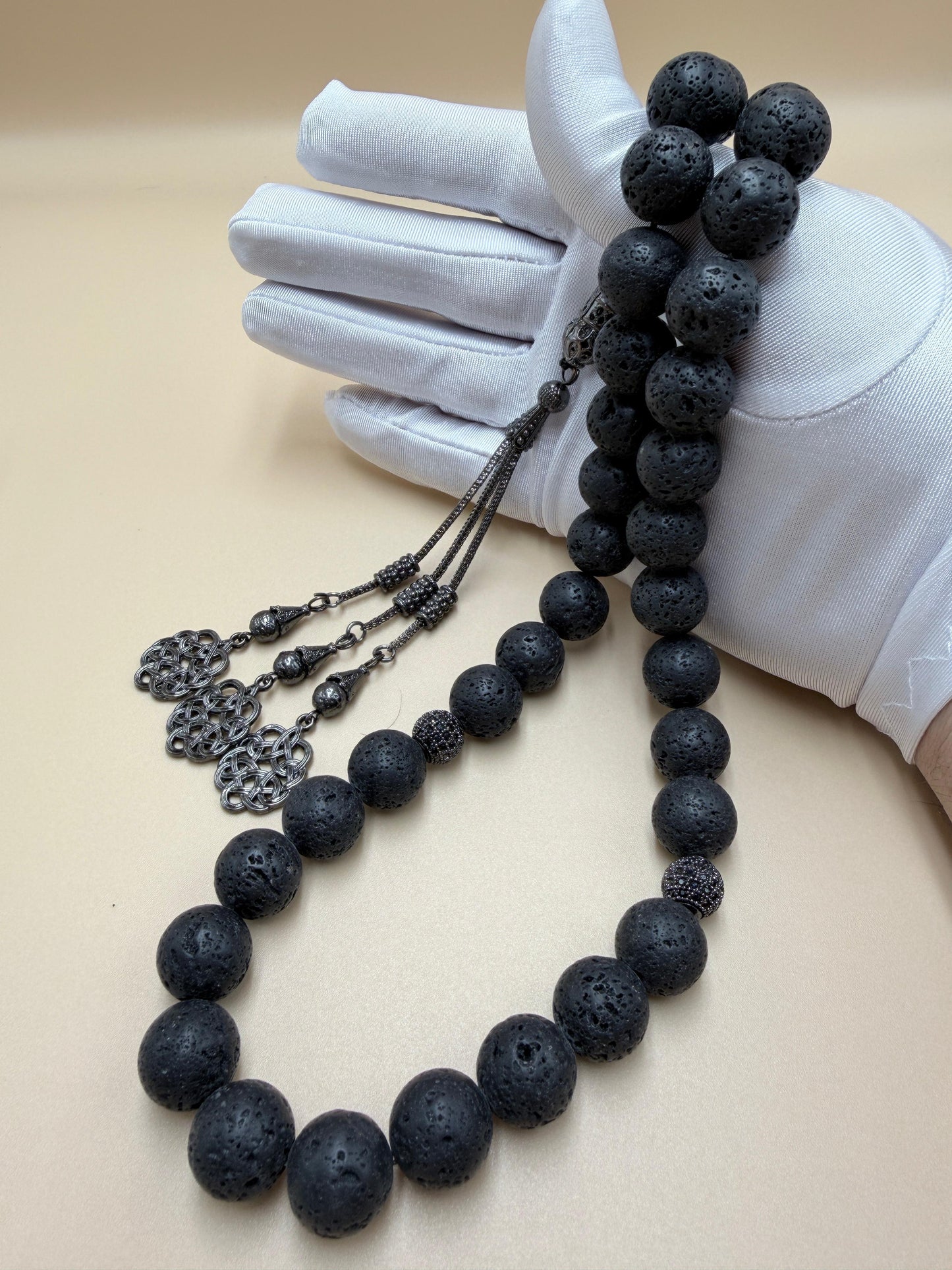 مسباح حجر بركاني نوادر
Rare Volcanic Stone Misbaha