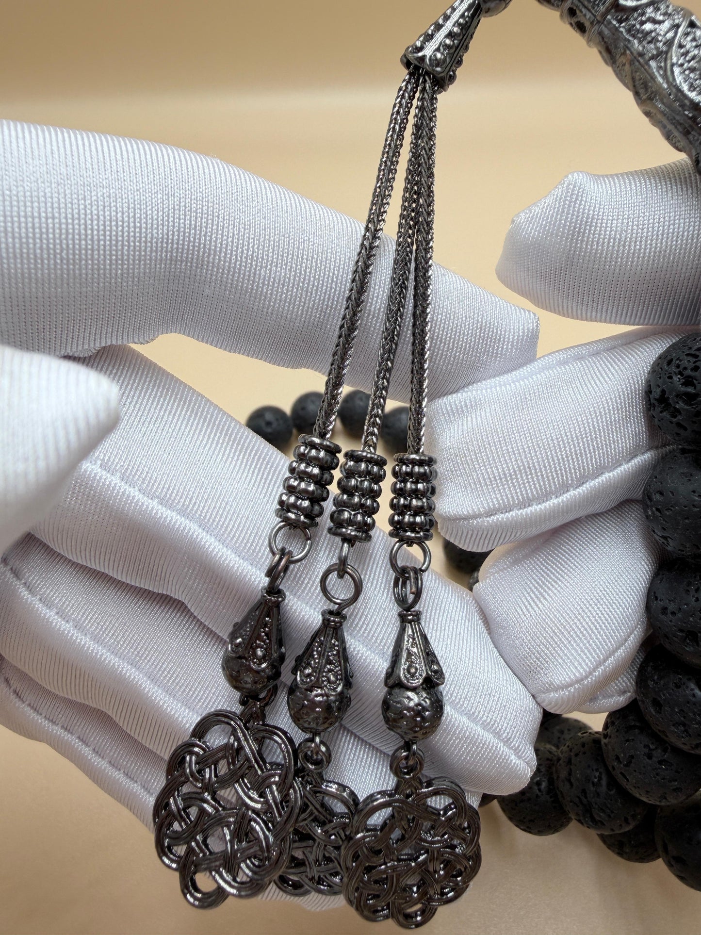 مسباح حجر بركاني نوادر
Rare Volcanic Stone Misbaha