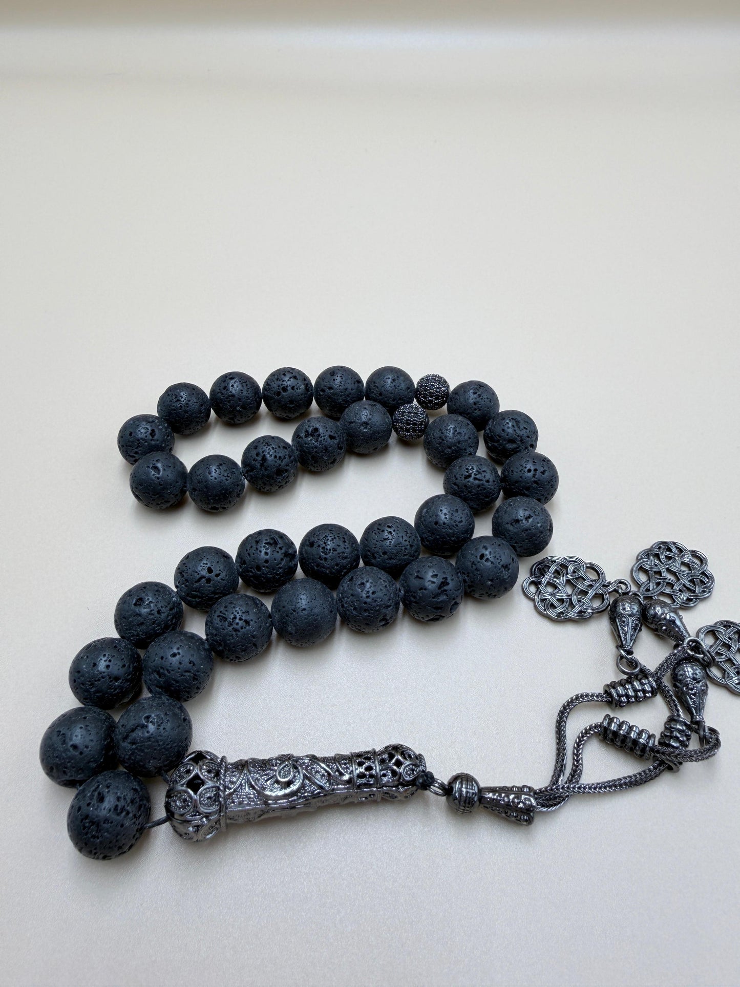 مسباح حجر بركاني نوادر
Rare Volcanic Stone Misbaha