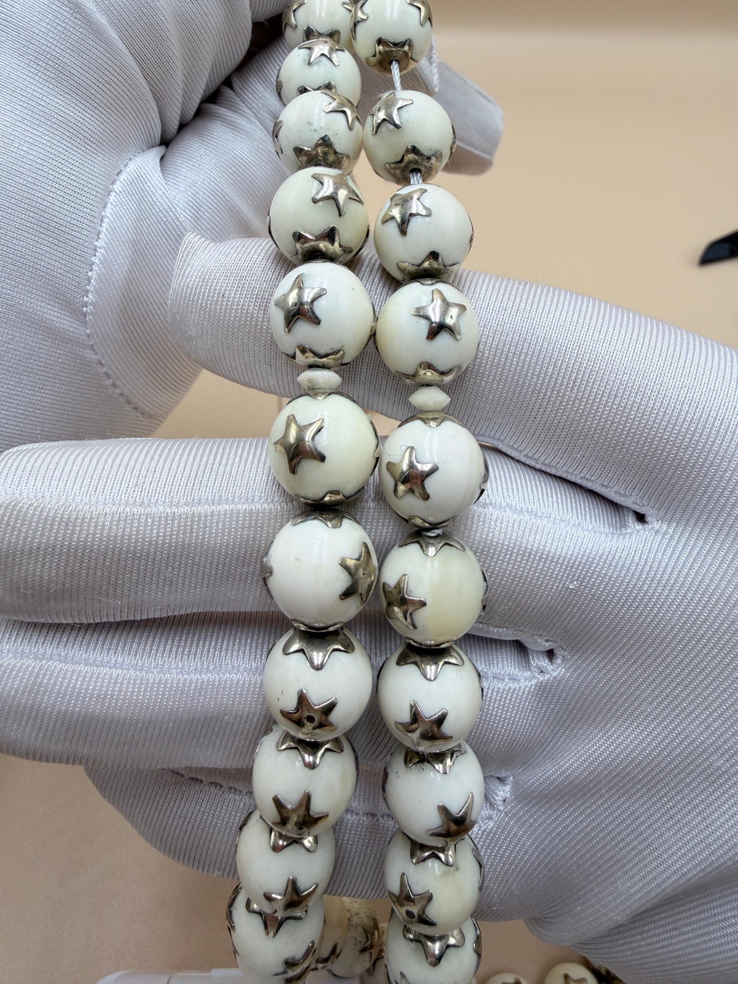 مسباح ناب مع أمامة منقوشة ومرصعة بالفضة على شكل نجوم وطربوش، قطعة فريدة لهواة النوادر والأصالة التراثية luxury rosary