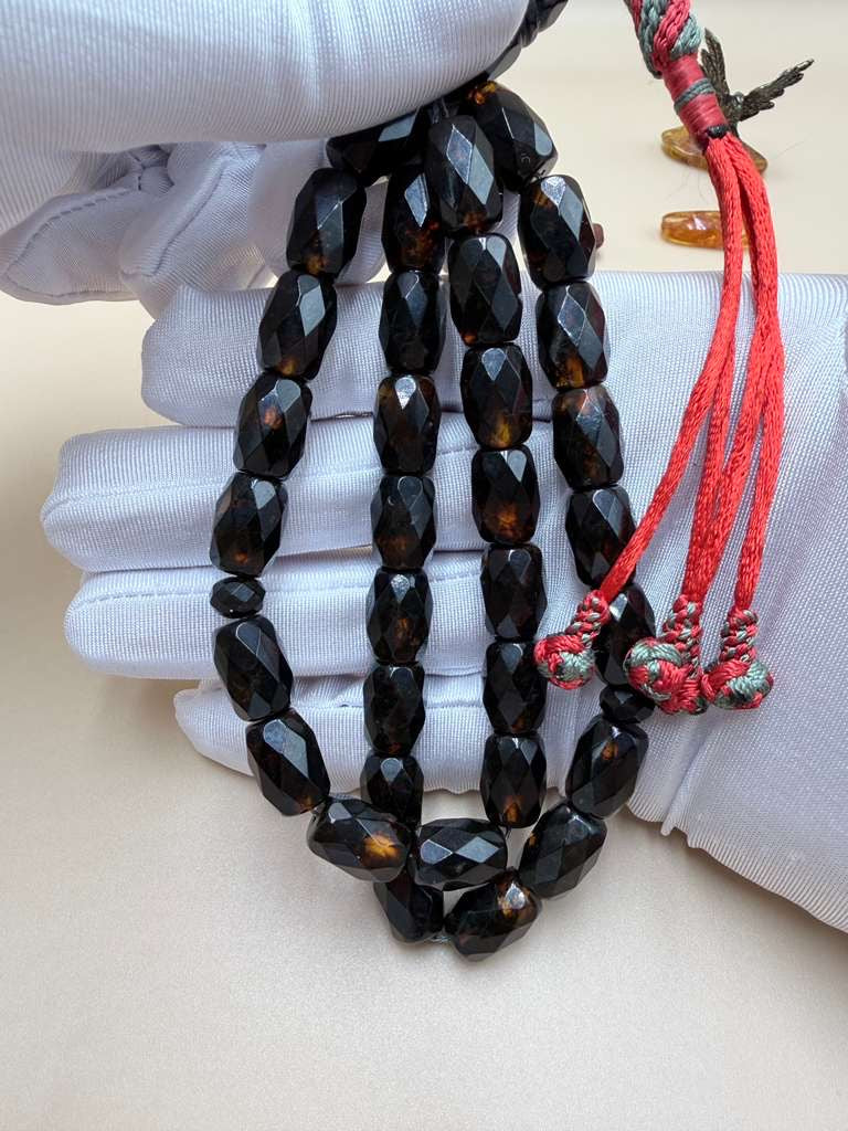 سباح كهرمان روسي مترش قصّة برميلي. Russian Amber Misbaha, polished “Barmeli” style.