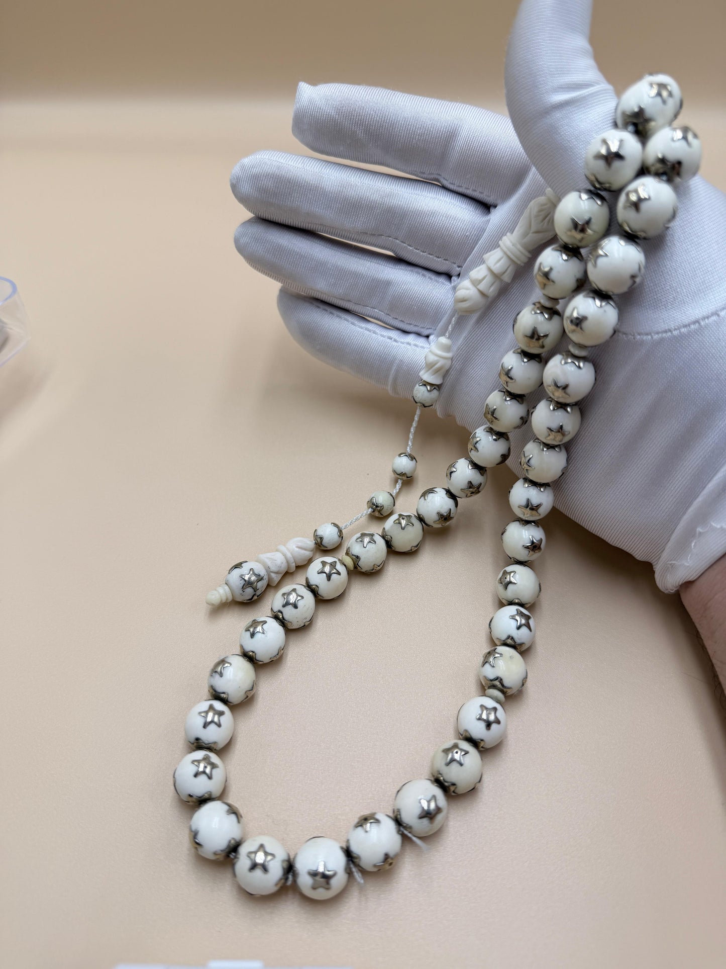 مسباح ناب مع أمامة منقوشة ومرصعة بالفضة على شكل نجوم وطربوش، قطعة فريدة لهواة النوادر والأصالة التراثية luxury rosary