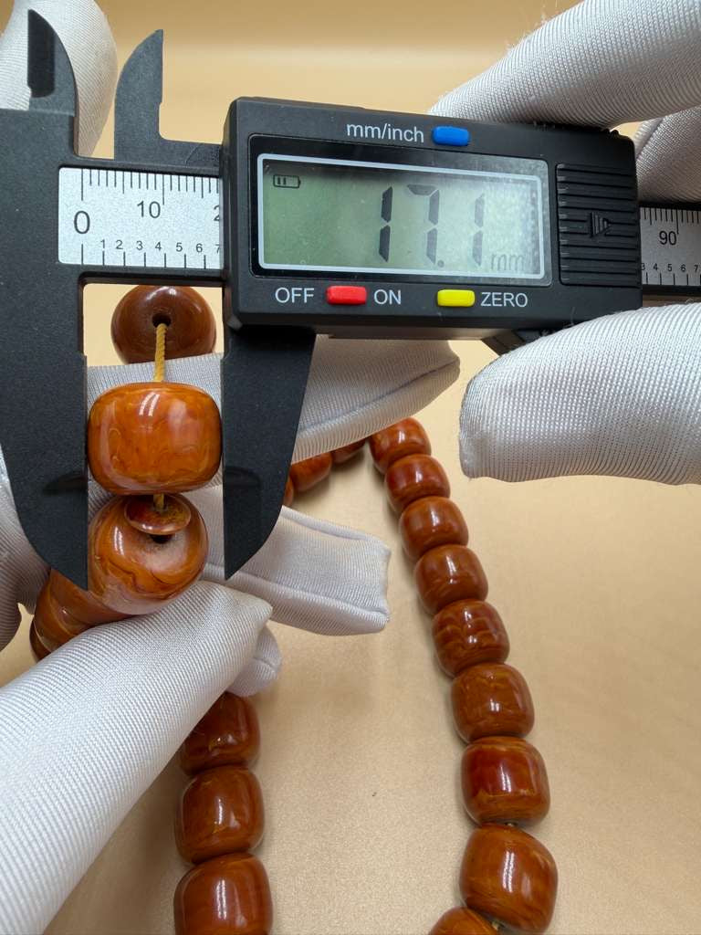 مسباح مسكي أفغاني نوادر، جامبو خام قديم. Rare Afghan Musk Rosary (Misbah), Jumbo Size, Old Raw Material.