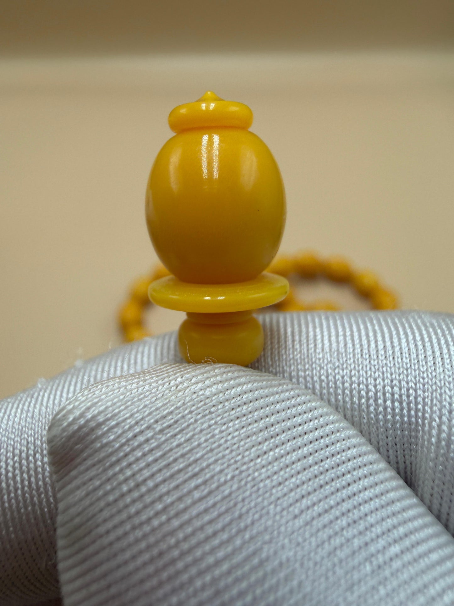 مسباح مسكي، بخراطة مميّزة.Musk Misbah with Distinctive Carving.