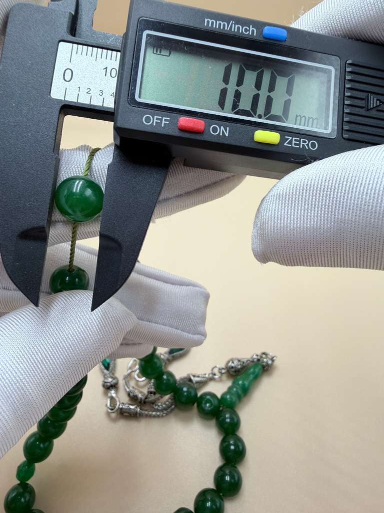 مسباح من حجر اليشم (الجاد)، كفيّه.
Jade Stone Misbah (Handcrafted), Palm-Sized