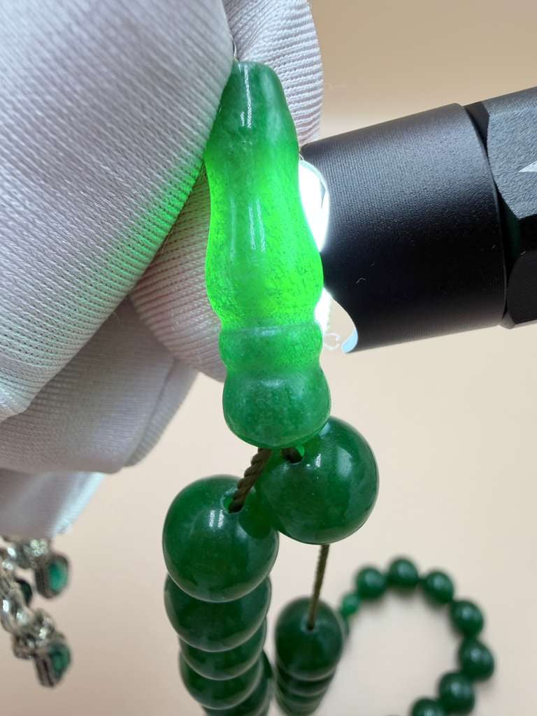 مسباح من حجر اليشم (الجاد)، كفيّه.
Jade Stone Misbah (Handcrafted), Palm-Sized