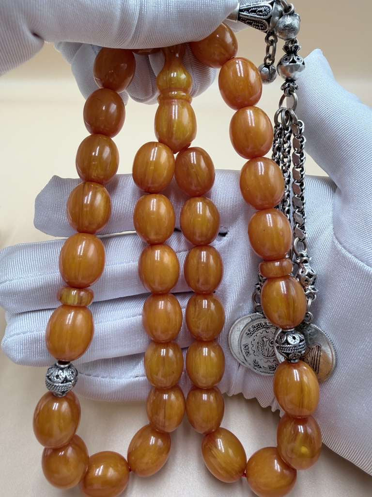 مسباح سندلوس مسكي خام عصيان مع شرّابة فضة عيار ٥٠٠ Raw Musk Sandalwood Misbaha with natural stick beads, finished with a 500 silver tassel