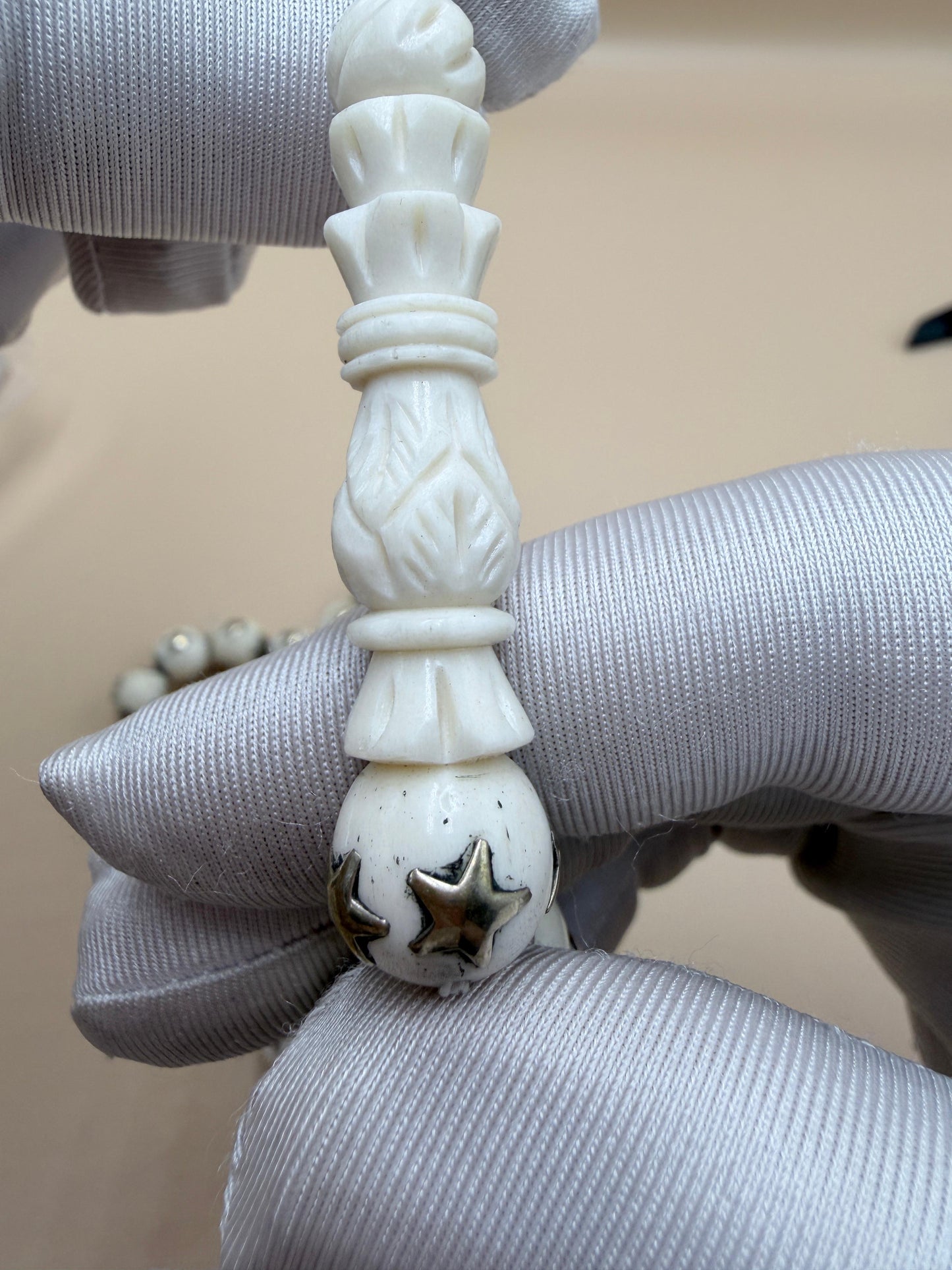 مسباح ناب مع أمامة منقوشة ومرصعة بالفضة على شكل نجوم وطربوش، قطعة فريدة لهواة النوادر والأصالة التراثية luxury rosary