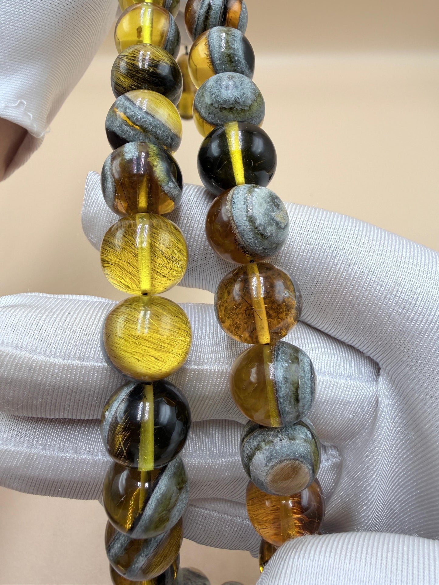 مسباح من جلد الذئب النادر، قطعة مميّزة لهواة النوادر والطابع التراثي الفاخر luxury rosary