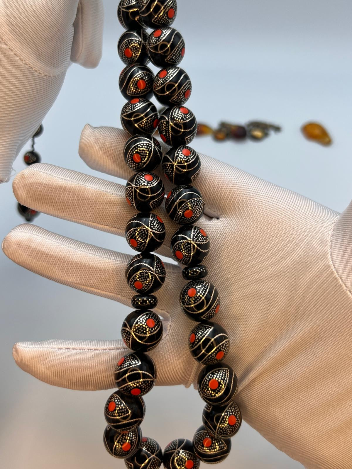 يسر بحر احمر حجم جامبو تطعيم فضة و مرجان Jumbo Red Sea Yusr Misbaha, inlaid with silver and accented with natural coral spacers.