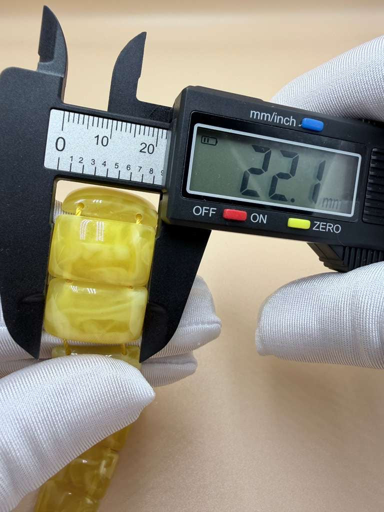 مسباحين تراب كهرب قصة برميلي و مسباح زازا.
Two Misbahas: Electric Clay “Barmeli” style and Zaza Misbaha