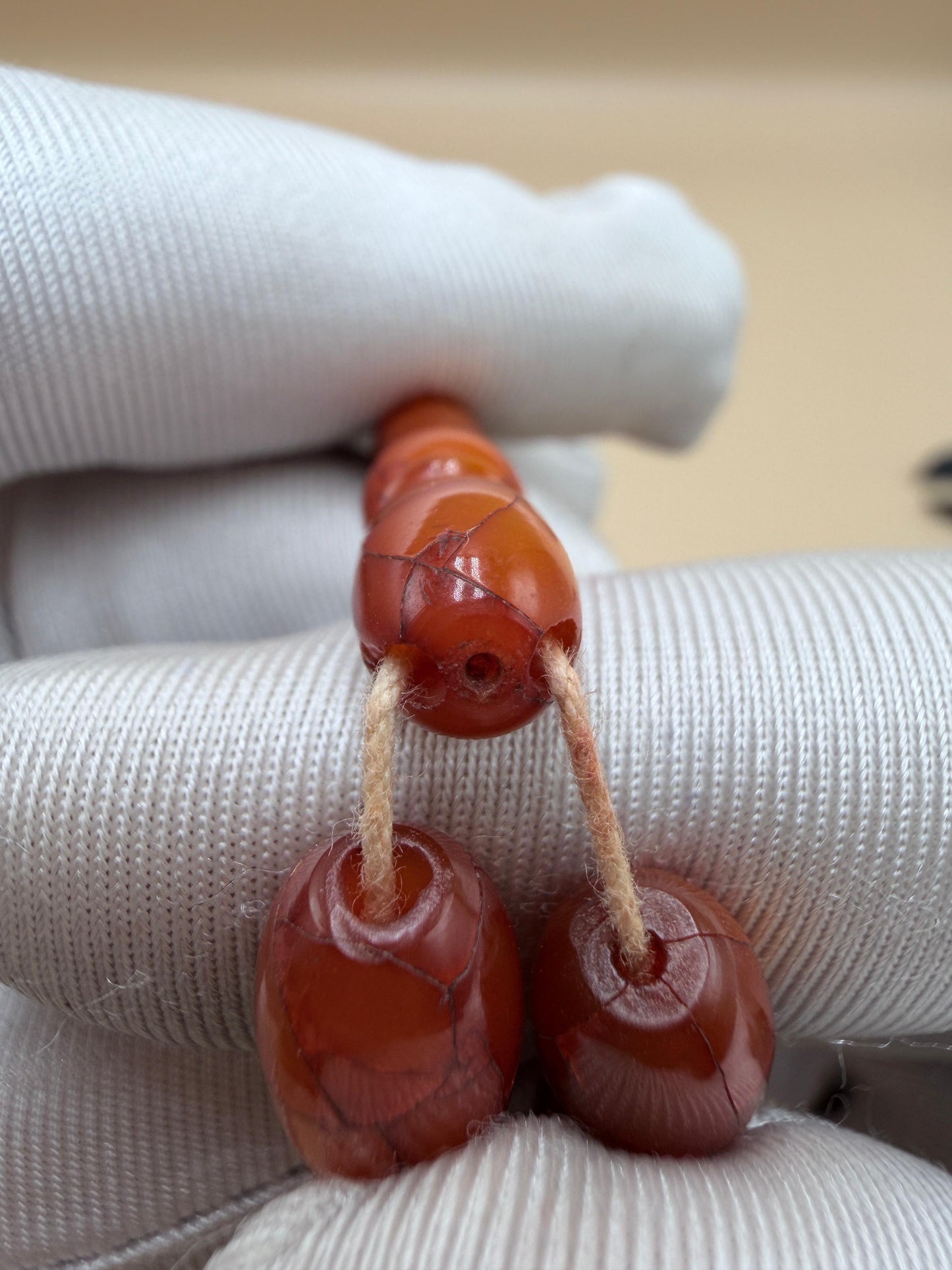 مسباح أنتيك من خراطة شعبان الأب، عمر المسباح أكثر من 80 سنة.
Antique Misbah by Shaban Al-Ab (master turner), over 80 years old.