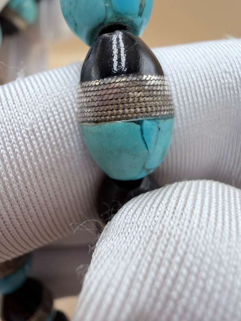 مسباح يسر أنتيك، مطعّم بالفيروز الحر السيناوي والفضة عيار 925.Antique Yusr Misbah, Inlaid with Natural Sinai Turquoise and 925 Sterling Silver.