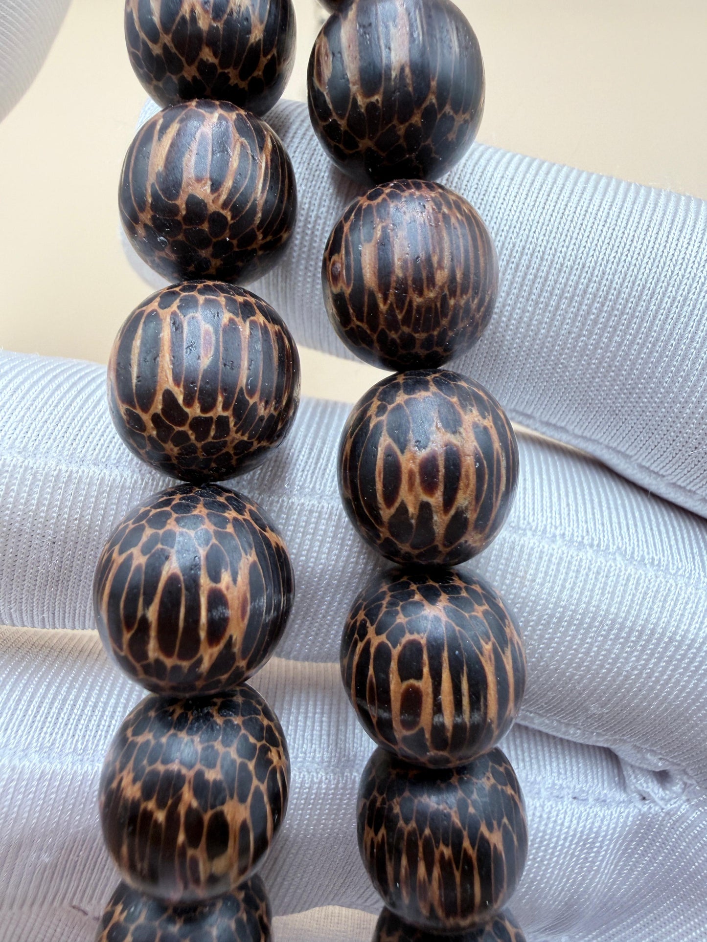 مسباح خشب النمر
قطعة نادرة
 Rare Tigerwood Misbaha