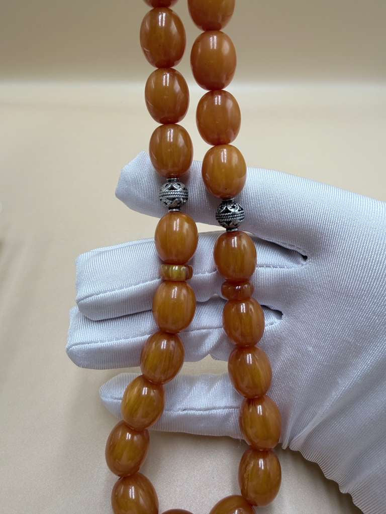 مسباح سندلوس مسكي خام عصيان مع شرّابة فضة عيار ٥٠٠ Raw Musk Sandalwood Misbaha with natural stick beads, finished with a 500 silver tassel