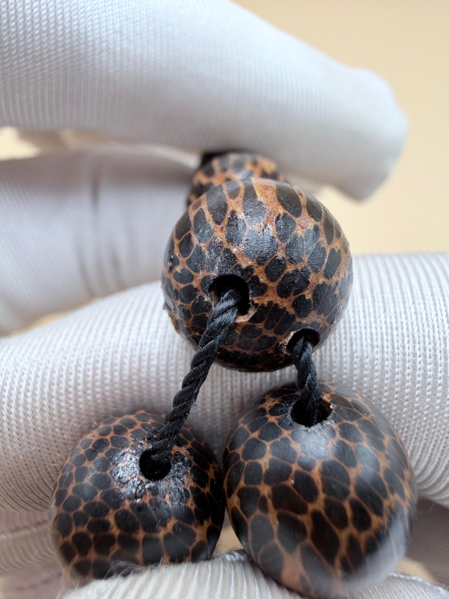 مسباح خشب النمر
قطعة نادرة
 Rare Tigerwood Misbaha