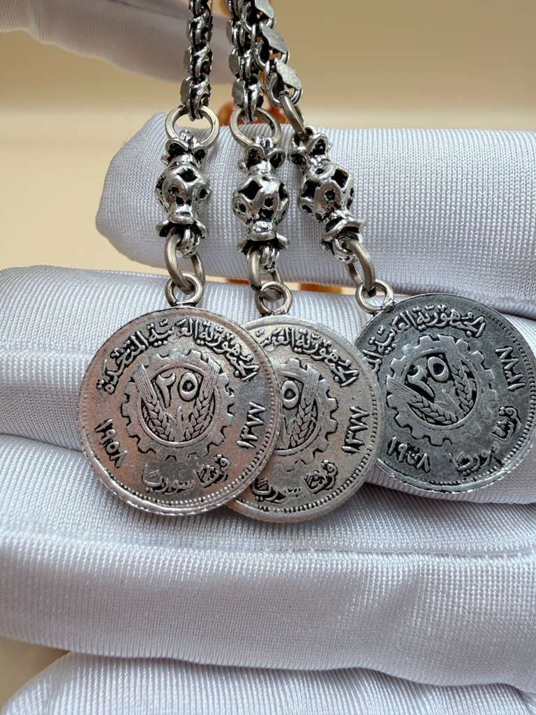 مسباح سندلوس مسكي خام عصيان مع شرّابة فضة عيار ٥٠٠ Raw Musk Sandalwood Misbaha with natural stick beads, finished with a 500 silver tassel