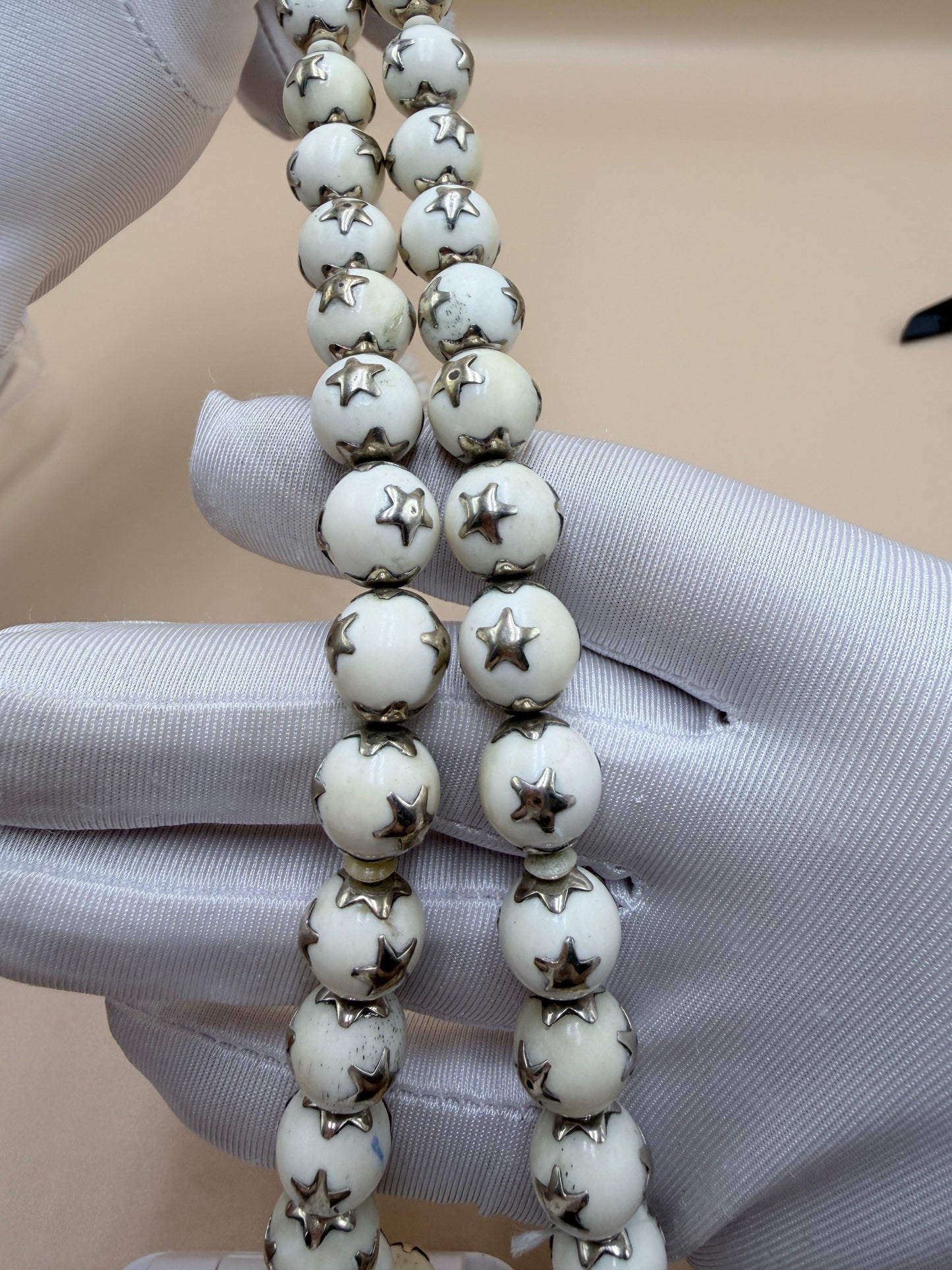 مسباح ناب مع أمامة منقوشة ومرصعة بالفضة على شكل نجوم وطربوش، قطعة فريدة لهواة النوادر والأصالة التراثية luxury rosary