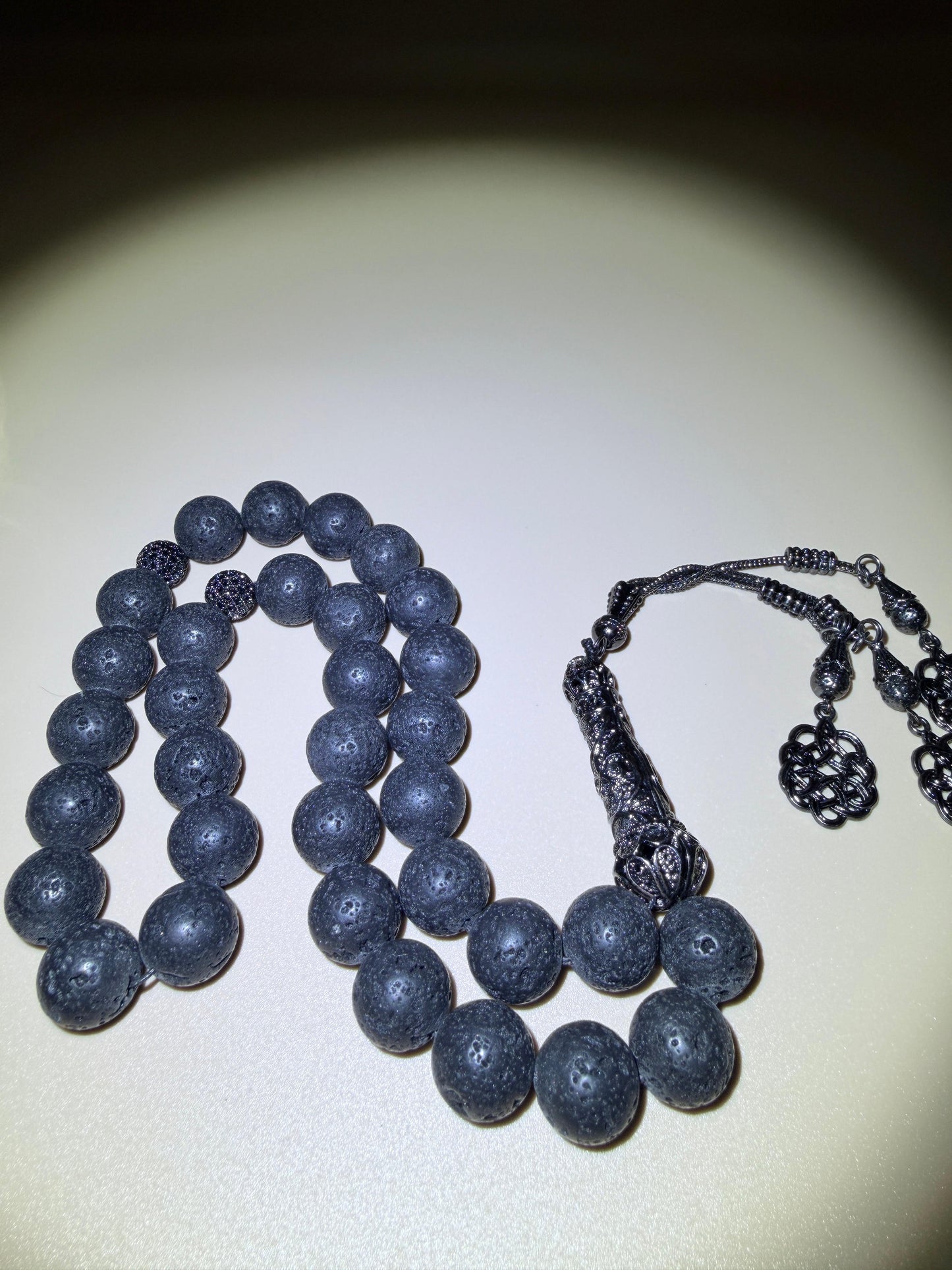 مسباح حجر بركاني نوادر
Rare Volcanic Stone Misbaha