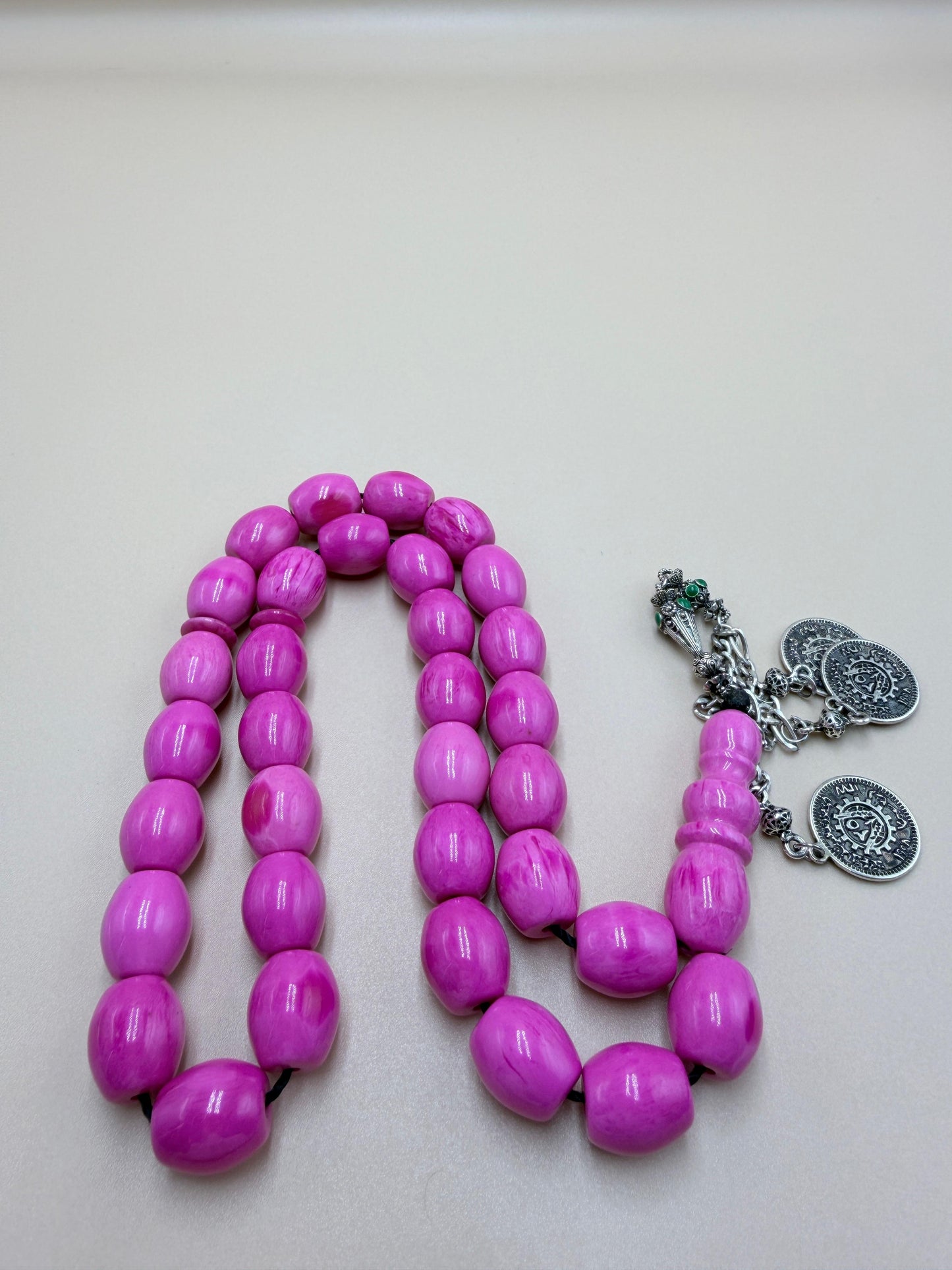 مسباح بولنك
لون مميز – نوادر
Polink Misbaha
Distinctive color – Rare piece