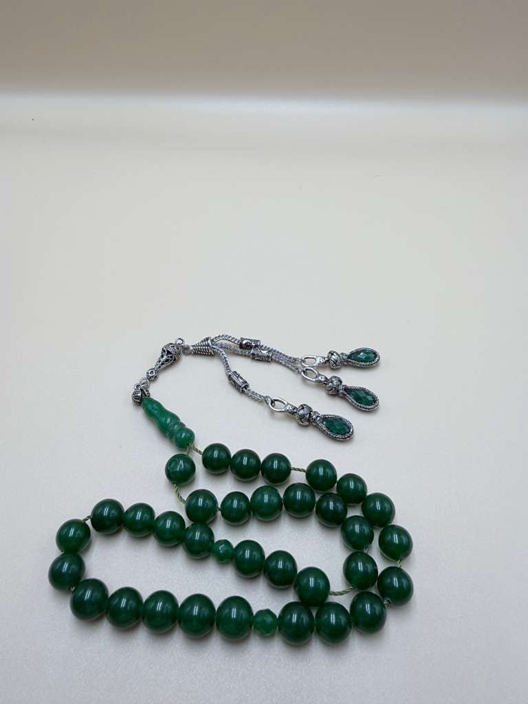 مسباح من حجر اليشم (الجاد)، كفيّه.
Jade Stone Misbah (Handcrafted), Palm-Sized