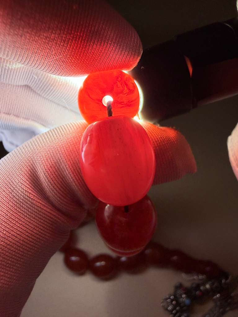 مسباح سندلوس خام من عصيان، مع شرابة فضة عيار 500 Raw Sandalus Misbaha (stick form), with 500-grade silver tassel,