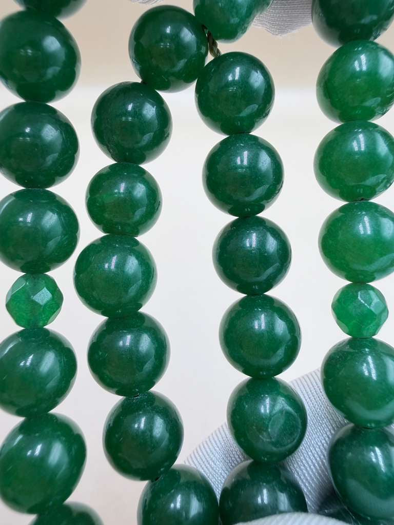 مسباح من حجر اليشم (الجاد)، كفيّه.
Jade Stone Misbah (Handcrafted), Palm-Sized