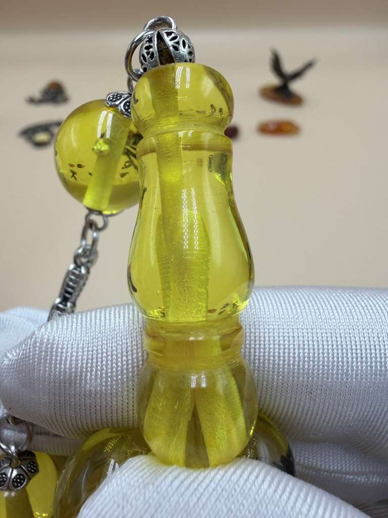 مسباح سندلوس داخله حشرات. Sandalwood Misbaha with natural insects inside.