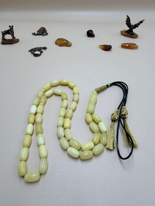 مسباح كهرمان بلطيقي قديم.
Old Baltic Amber Misbaha.