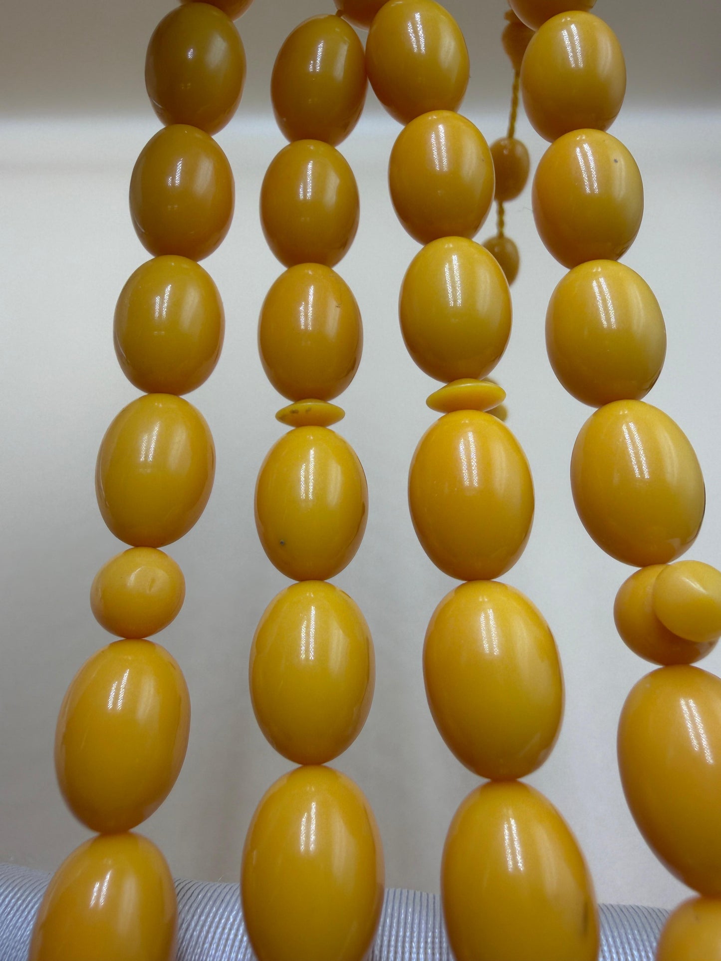 مسباح مسكي، بخراطة مميّزة.Musk Misbah with Distinctive Carving.