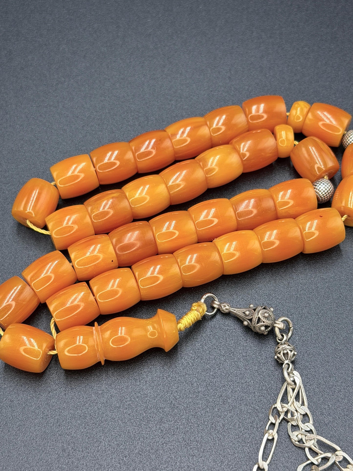 مسباح سندلوس مسكي، صنعة مرتبة ورائحة مميزه
Musk Sandalus tasbih