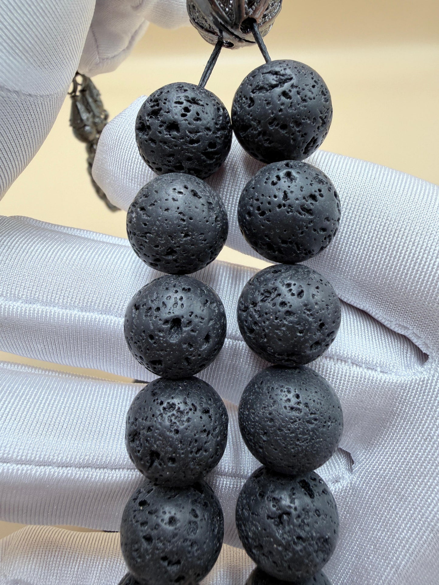 مسباح حجر بركاني نوادر
Rare Volcanic Stone Misbaha