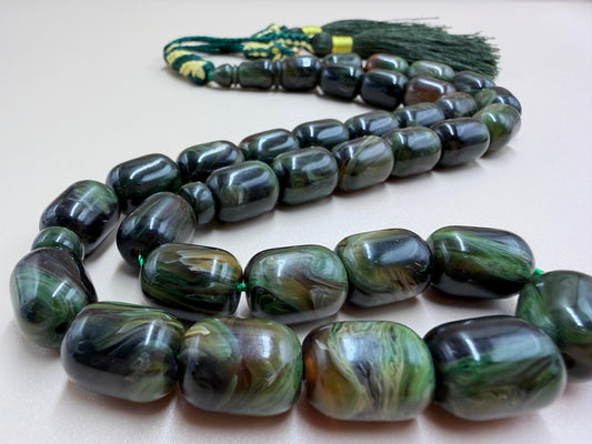 مسباح بكلايت ملتي كلر مميز، خرز متنوع الألوان مع شرابة أنيقة ومميزة،Distinctive multi-color Bakelite rosary,