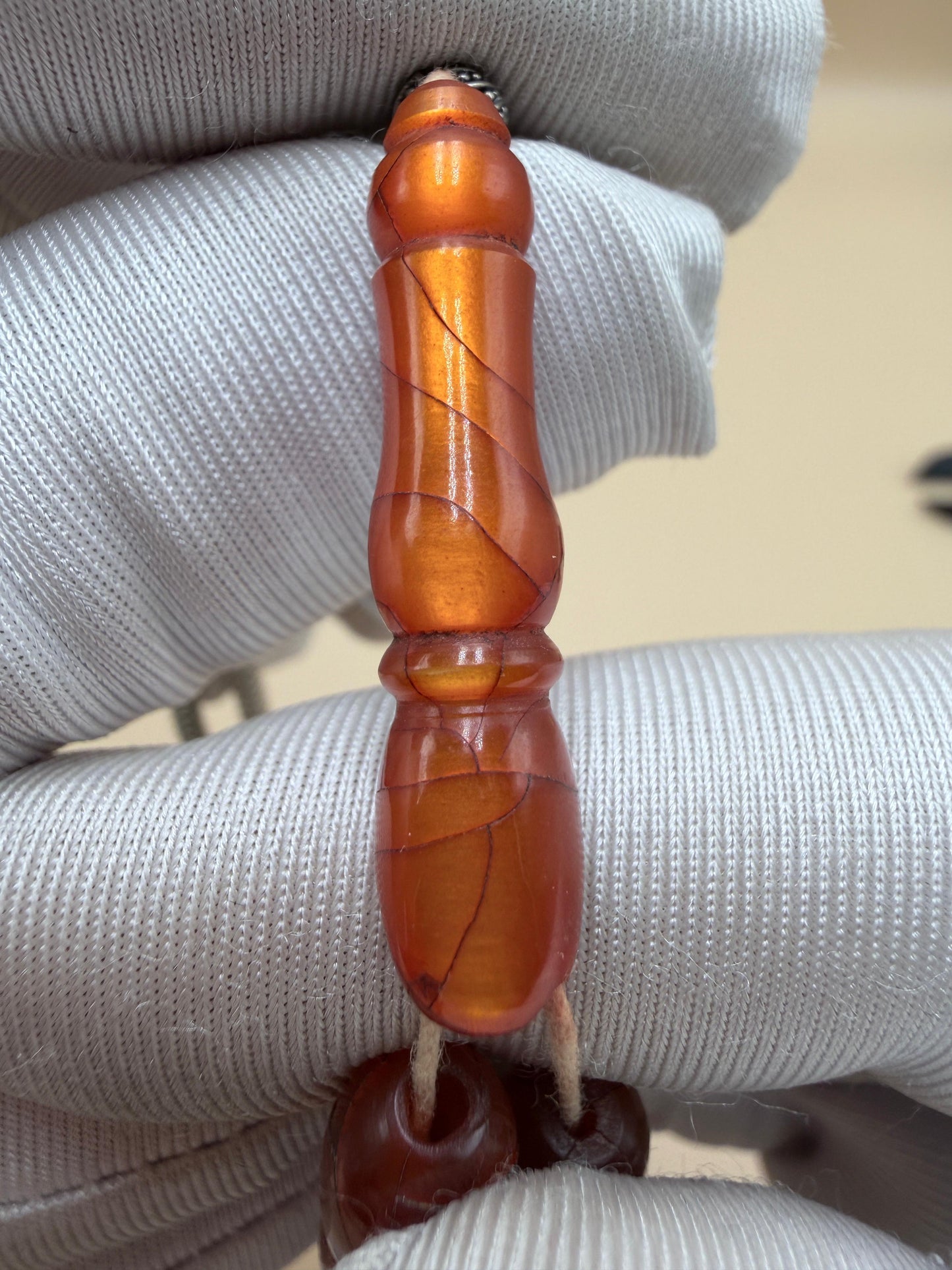 مسباح أنتيك من خراطة شعبان الأب، عمر المسباح أكثر من 80 سنة.
Antique Misbah by Shaban Al-Ab (master turner), over 80 years old.